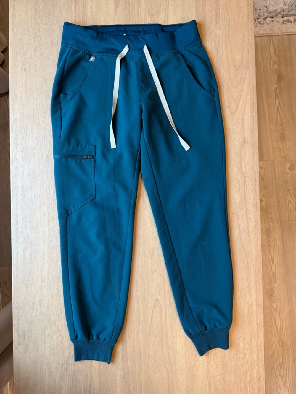 Figs Women’s Caribbean Blue Scrub Jogger Pants Size XS Petite